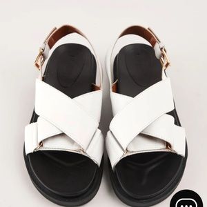 Peppery Mayo Sandals